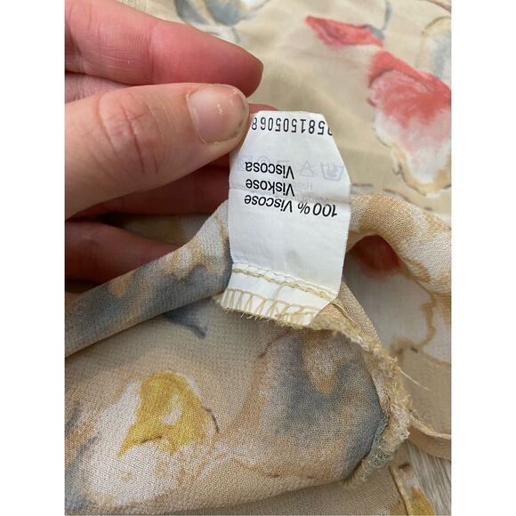 Italian Floral Beige Pink Button-Up Collared Sleeveless Blouse, Size US 8 - Picture 7 of 10